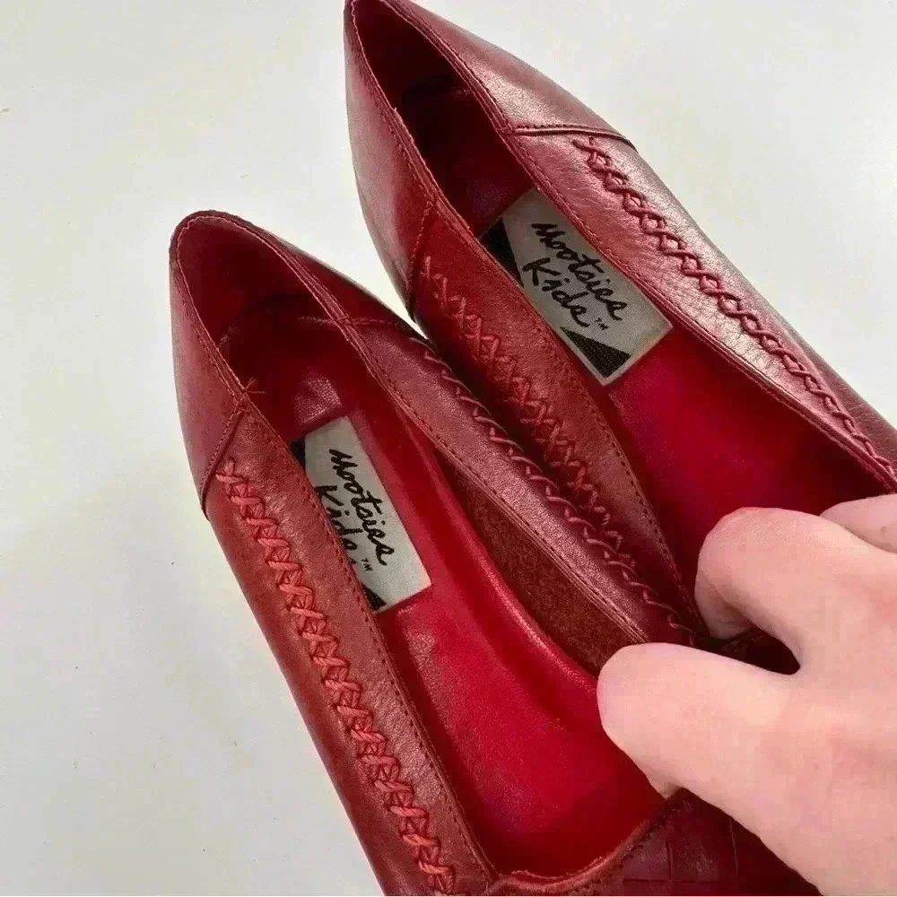 Girls flats size 3.5 red leather pointy toe loafers 80s 90s grannycore